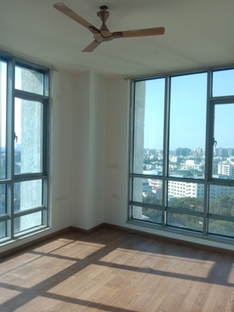 Room, mantri-pinnacle 3 Bedroom 1800 Sq.Ft. Apartment In Hulimavu Bangalore 9441516