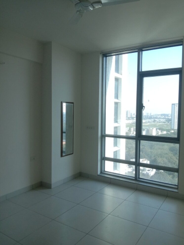 Room, mantri-pinnacle 3 Bedroom 1800 Sq.Ft. Apartment In Hulimavu Bangalore 9441516