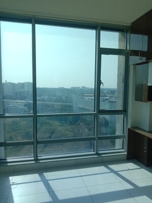 Room in 3 BHK Apartment at Mantri Pinnacle, Hulimavu – for Rent