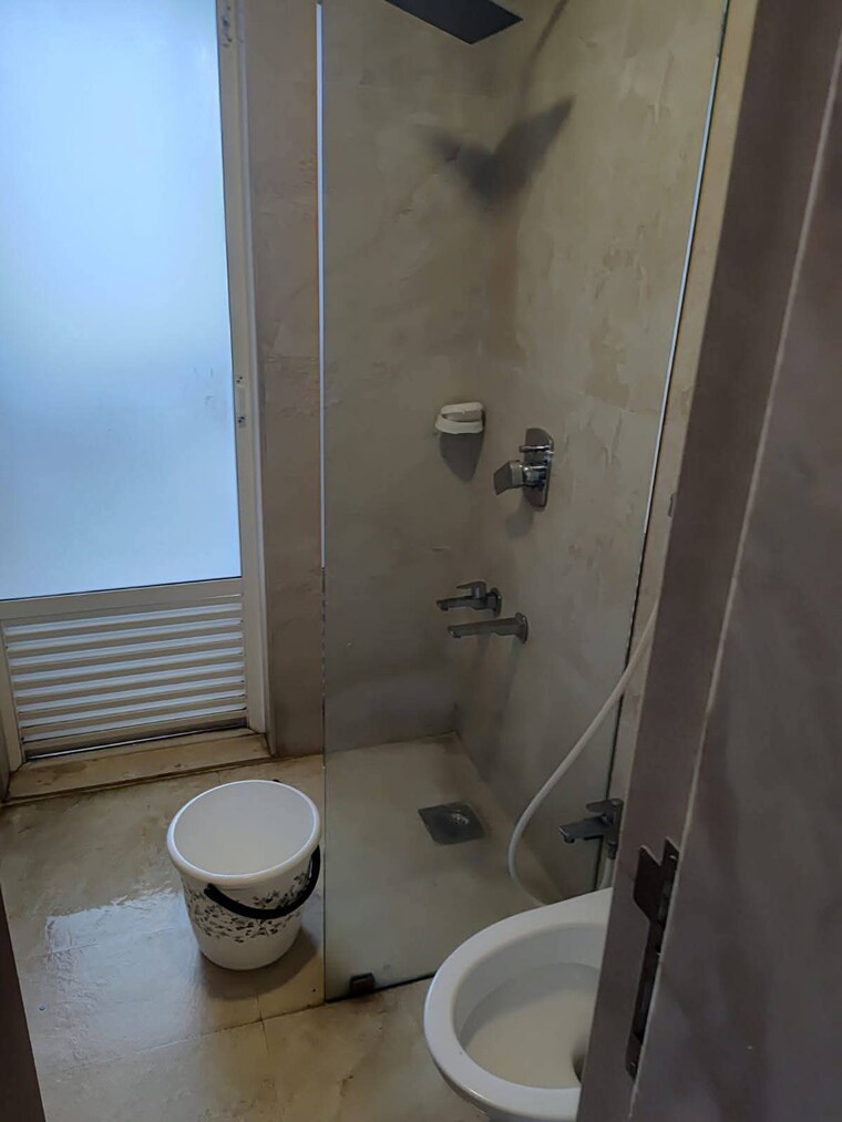 Bathroom, dosti-imperia-phase-i 4 Bedroom 2500 Sq.Ft. Apartment In Ghodbunder Road Thane 9441520