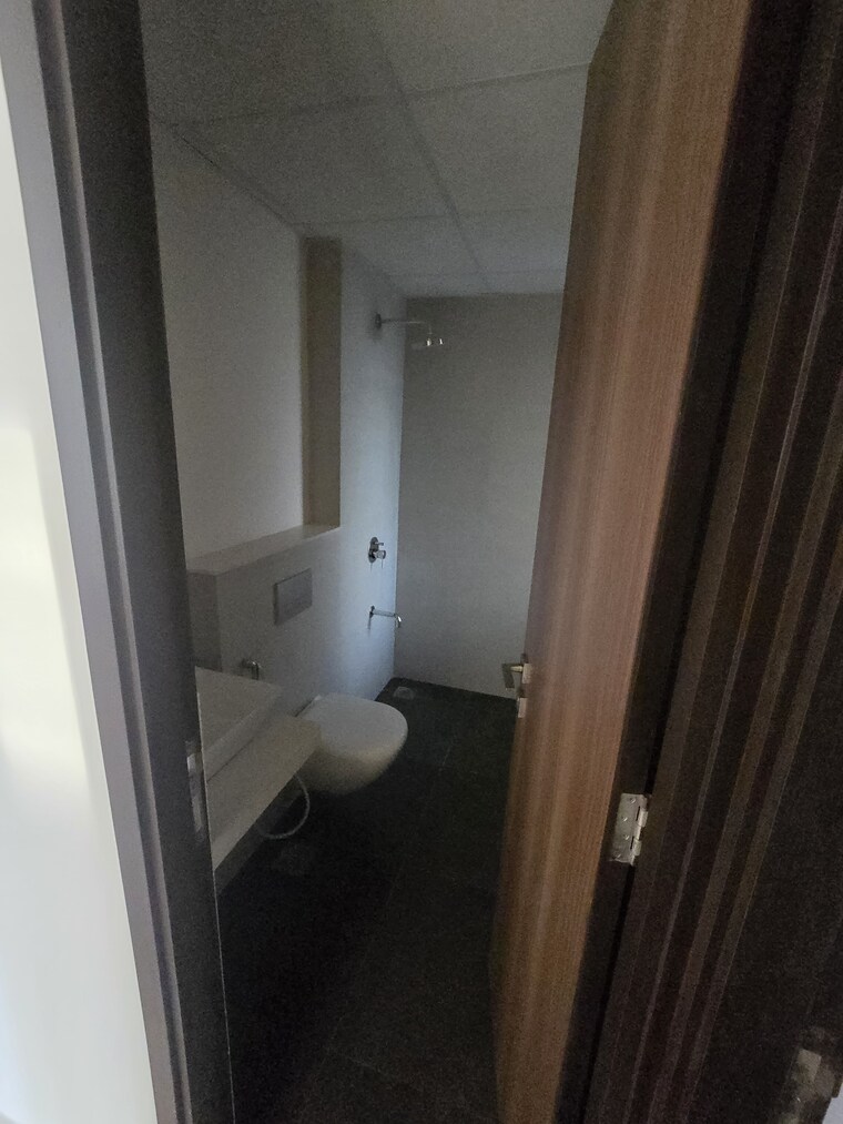 Bathroom, piramal-vaikunth 2 Bedroom 708 Sq.Ft. Apartment In Balkum Pada Thane 9441522