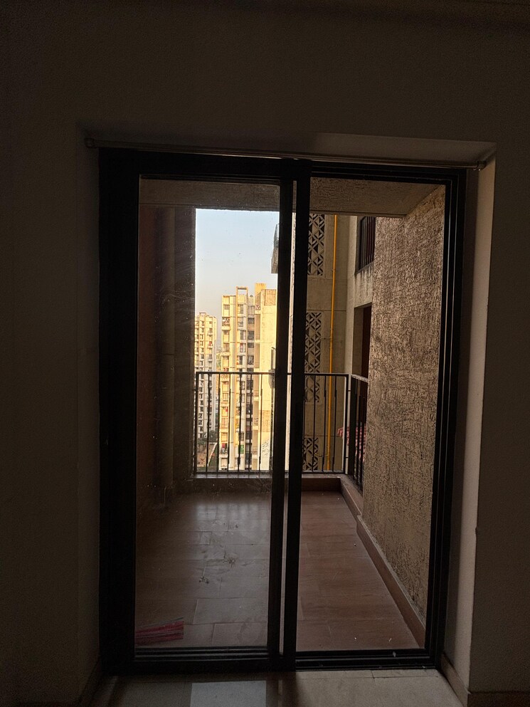 Room, lodha-palava-city-lakeshore-greens 1.5 Bedroom 640 Sq.Ft. Apartment In Dombivli East Thane 9441544