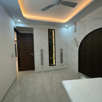 Building Lobby in 3.5 BHK Apartment at M3M Soulitude, Sector 89 – for Rent