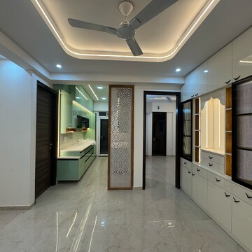 Building Lobby in 3.5 BHK Apartment at M3M Soulitude, Sector 89 – for Rent