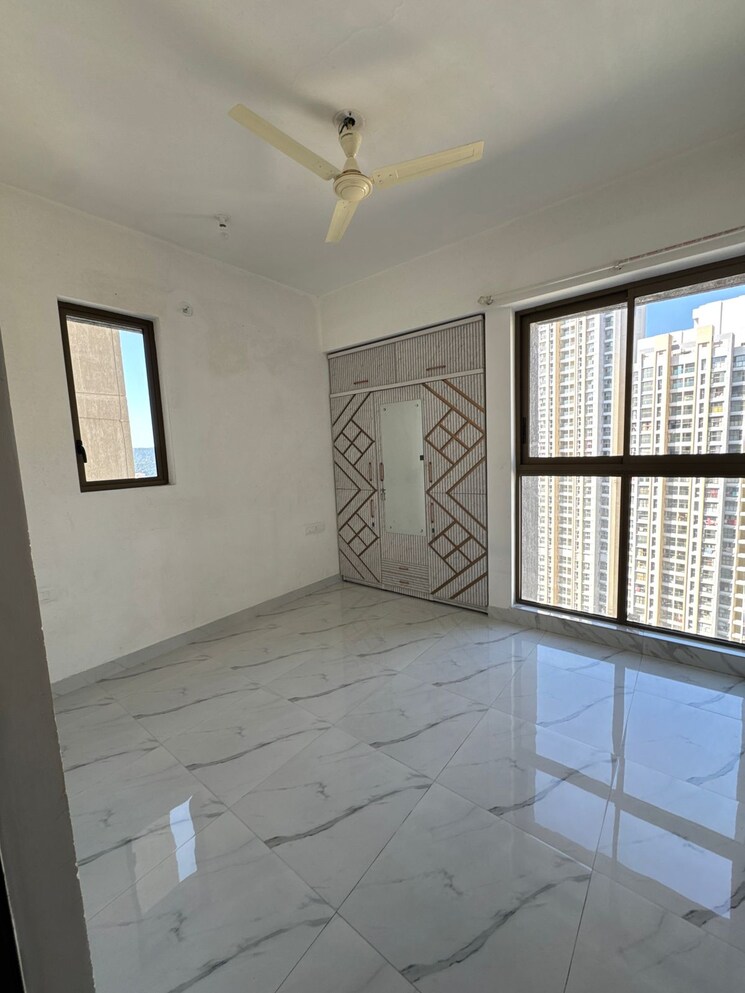 Room, raymond-ten-x-habitat 2 Bedroom 635 Sq.Ft. Apartment In Pokhran Road No Two Thane 9441553