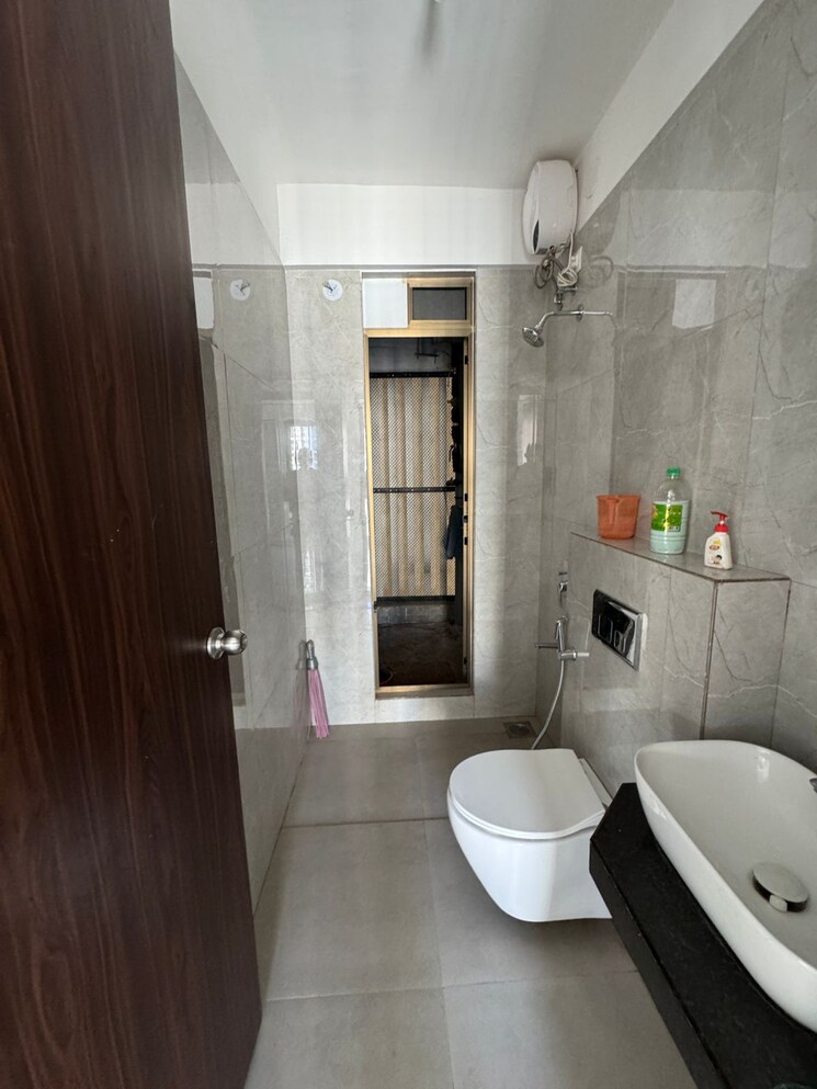 Bathroom, raymond-ten-x-habitat 2 Bedroom 635 Sq.Ft. Apartment In Pokhran Road No Two Thane 9441553