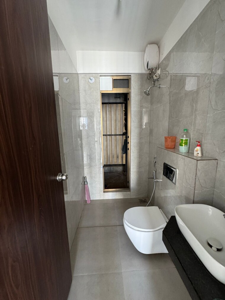 Bathroom, raymond-ten-x-habitat 2 Bedroom 635 Sq.Ft. Apartment In Pokhran Road No Two Thane 9441553