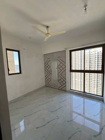 Room in 2 BHK Apartment at Raymond Ten X Habitat, Pokhran Road No Two – for Sale