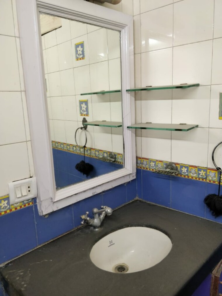 Kitchen, sant nagar 3 Bedroom 200 Sq.Yd. Builder Floor In Sant Nagar Delhi 9441562