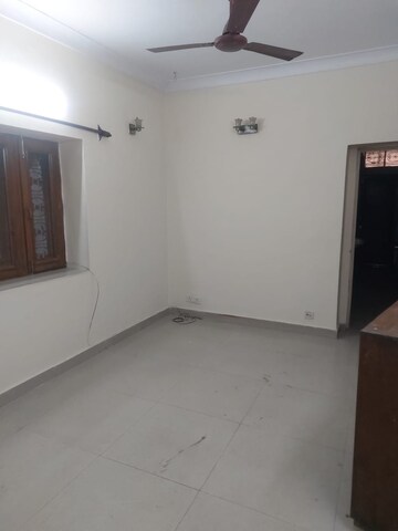 Room in 2 BHK Builder Floor at Lajpat Nagar 4 – for Rent