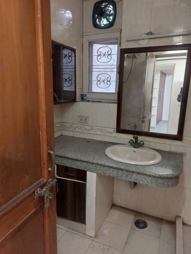 Kitchen, lajpat nagar 4 2 Bedroom 125 Sq.Yd. Builder Floor In Lajpat Nagar 4 Delhi 9441573