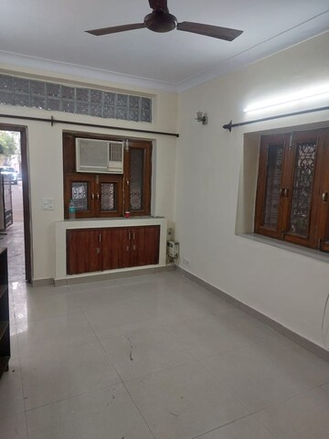 Room in 2 BHK Builder Floor at Lajpat Nagar 4 – for Rent