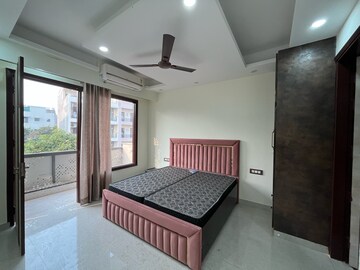 Bedroom in 2 BHK Builder Floor at Hong Kong Bazaar, Sector 56 – for Rent