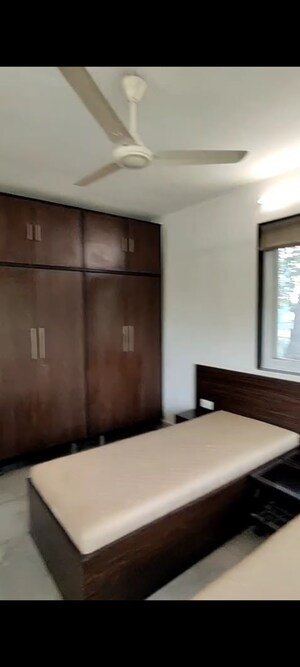 Room in 2 BHK Apartment at Sukumar CHS, Vile Parle East – for Rent