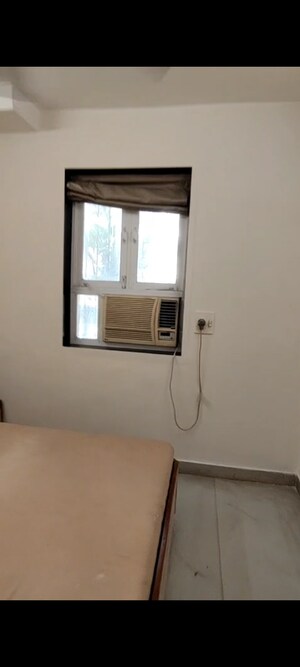 Room in 2 BHK Apartment at Sukumar CHS, Vile Parle East – for Rent