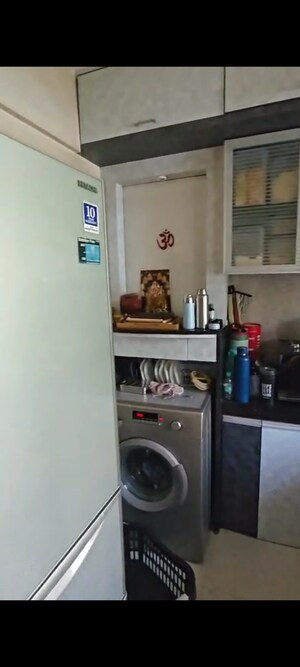 Furnished Amenities in 1 BHK Apartment at Anupam CHS, Vile Parle East – for Rent