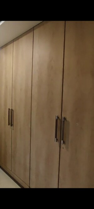 Furnished Amenities in 1 BHK Apartment at Anupam CHS, Vile Parle East – for Rent