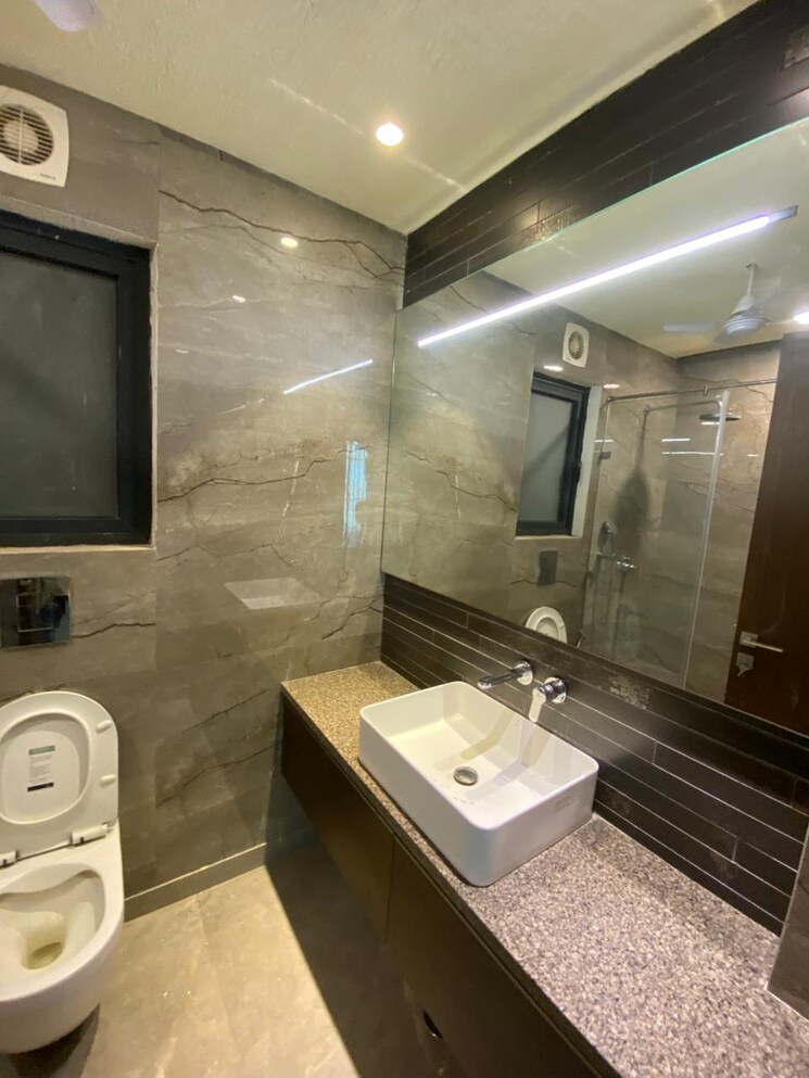 Master Bedroom, east of kailash 3 Bedroom 200 Sq.Yd. Builder Floor In East Of Kailash Delhi 9441733