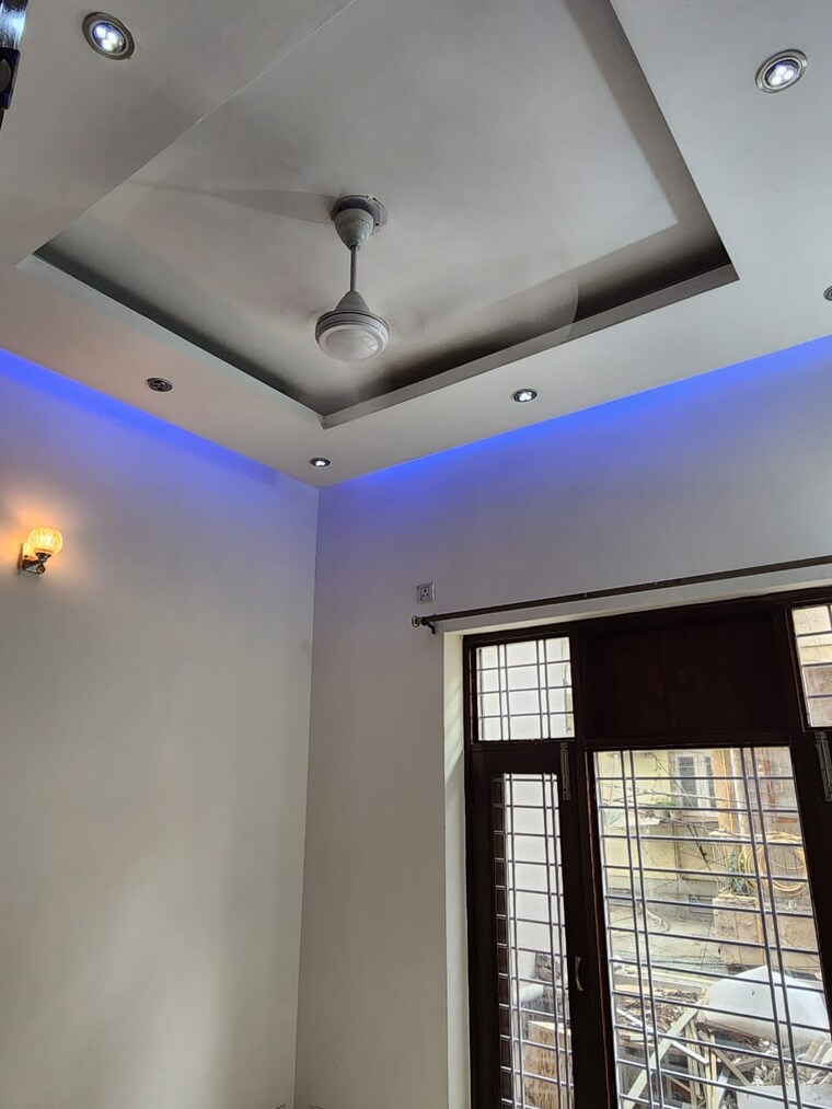 Master Bedroom, east of kailash 3 Bedroom 200 Sq.Yd. Builder Floor In East Of Kailash Delhi 9441733