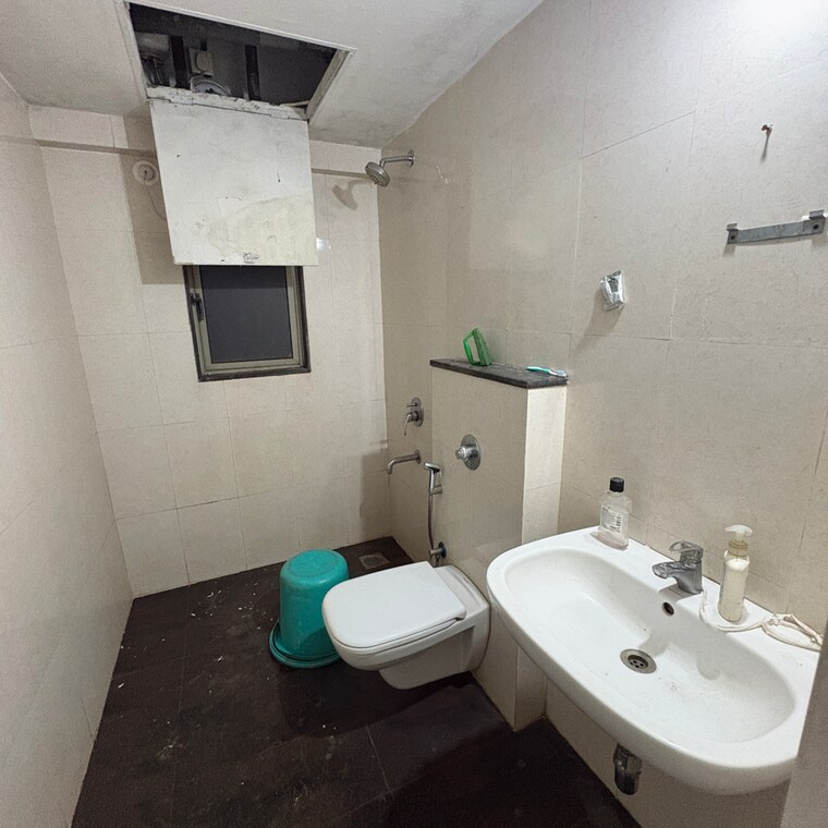 Bathroom, lodha-casa-rio-gold 2 Bedroom 970 Sq.Ft. Apartment In Nilje Gaon Thane 9441800