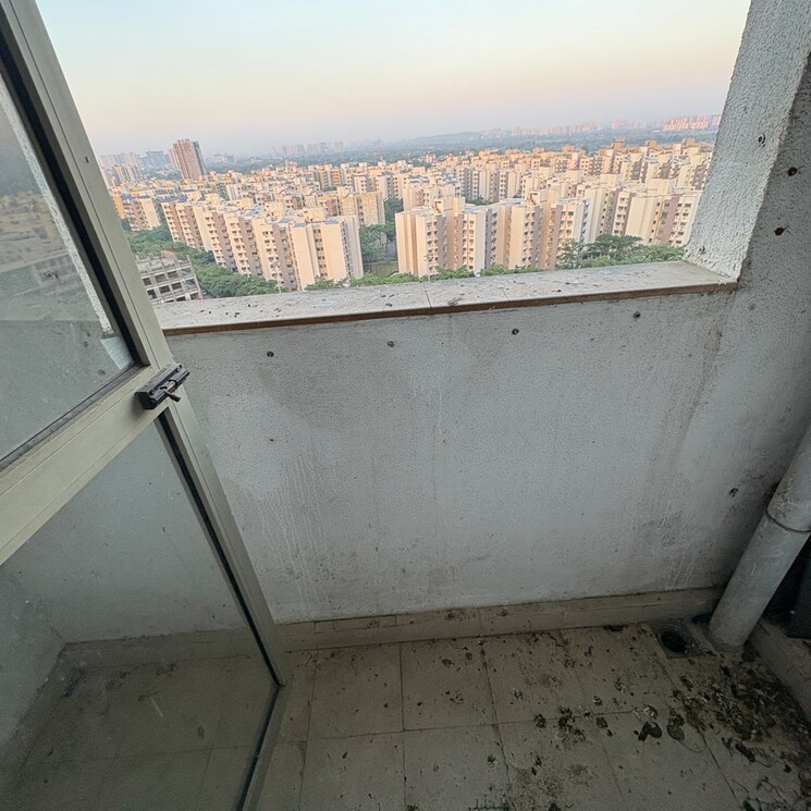 Balcony, lodha-casa-rio-gold 2 Bedroom 970 Sq.Ft. Apartment In Nilje Gaon Thane 9441800