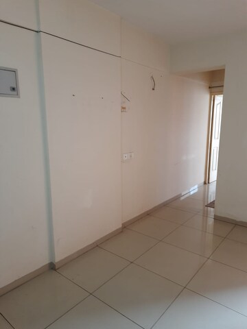 Room in 1 BHK Apartment at Wave Dream Homes, Wave City – for Rent