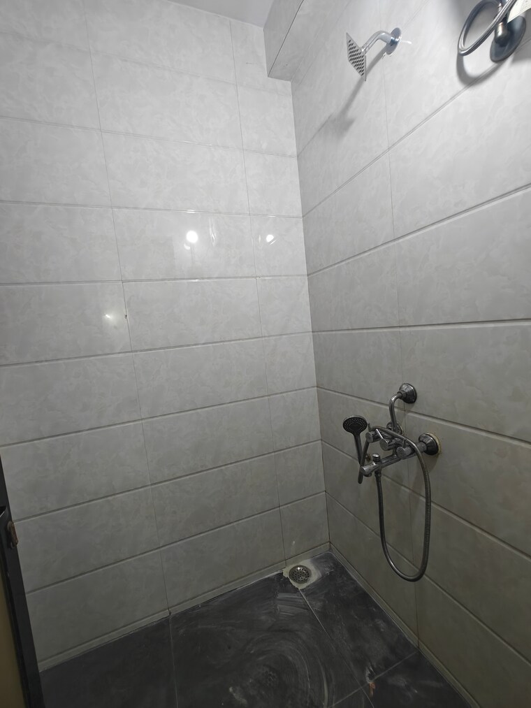 Bathroom, shantiniketan-chs-nerul 3 Bedroom 1550 Sq.Ft. Apartment In Nerul Navi Mumbai 9441810