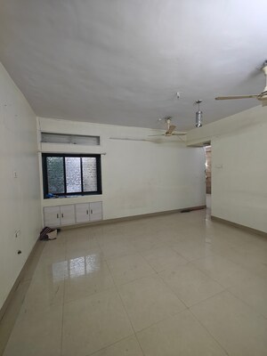 Room in 3 BHK Apartment at Shantiniketan CHS Nerul, Nerul – for Rent