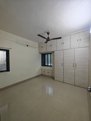 Room in 3 BHK Apartment at Shantiniketan CHS Nerul, Nerul – for Rent