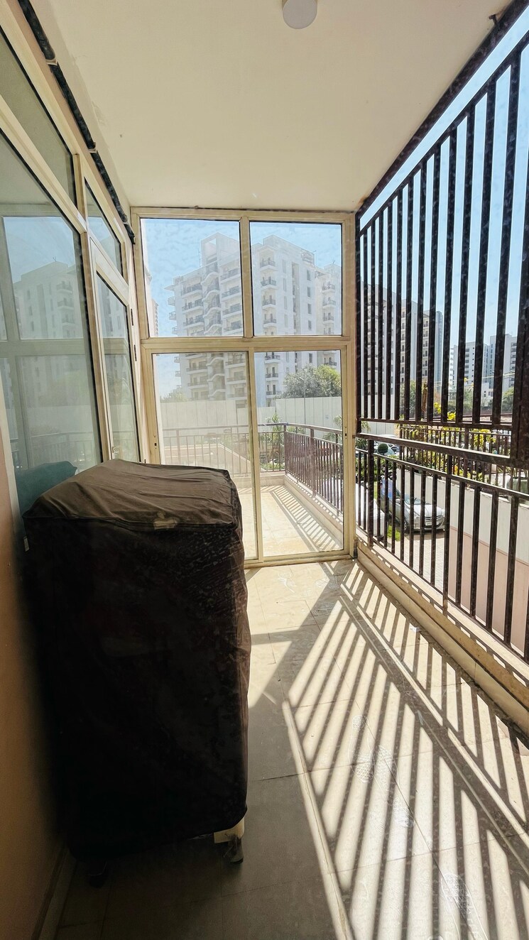 Balcony, suncity-avenue-76 2 Bedroom 735 Sq.Ft. Apartment In Sector 76 Gurgaon 9441820