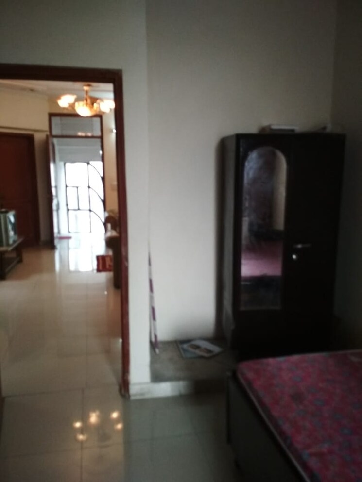 Living Room, east of kailash 3 Bedroom 200 Sq.Yd. Builder Floor In East Of Kailash Delhi 9441819