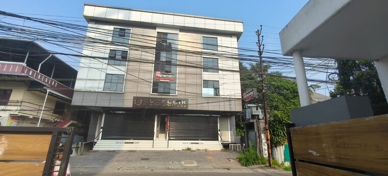 Exterior View, thevara Commercial Showroom 1500 Sq.Ft. In Thevara Kochi 9441851
