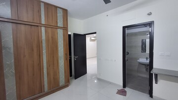 Room in 3 BHK Apartment at Rajapushpa Provincia, Narsingi – for Rent