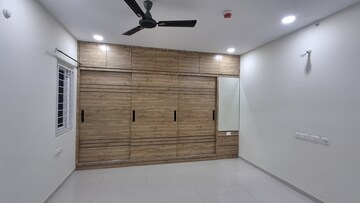 Room in 3 BHK Apartment at Rajapushpa Provincia, Narsingi – for Rent