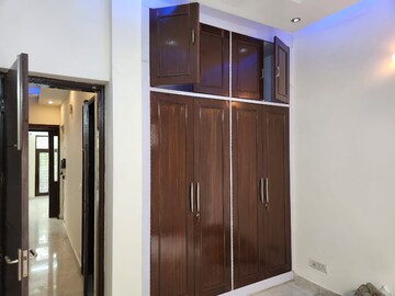 Furnished Amenities in 3 BHK Builder Floor at East Of Kailash – for Rent