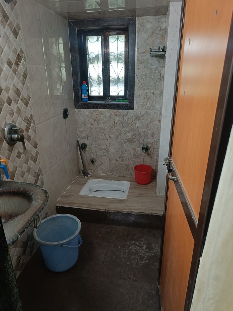 Bathroom, dattani-shree-subham 1 Bedroom 450 Sq.Ft. Apartment In Kandivali West Mumbai 9442031
