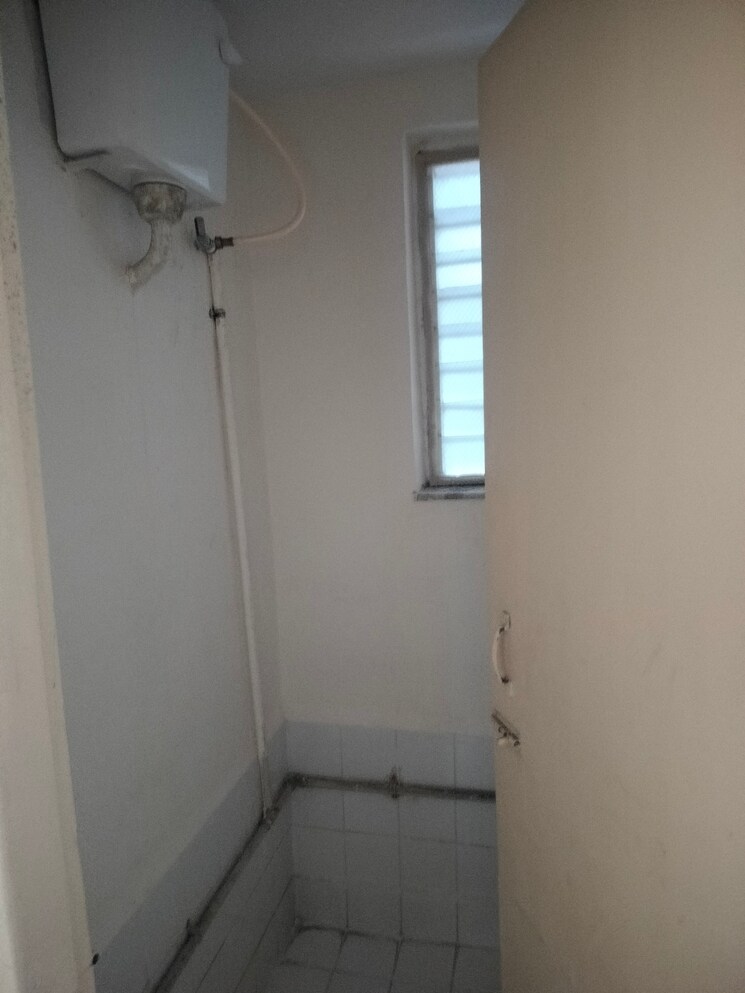 Bathroom, mittal-society 2 Bedroom 900 Sq.Ft. Apartment In Pratik Nagar Pune 9442051