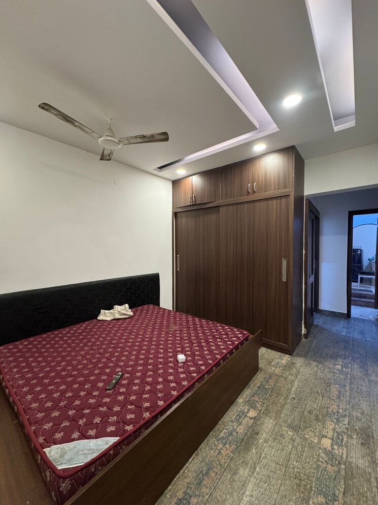 Bedroom, shivalik colony 3 Bedroom 1800 Sq.Ft. Builder Floor In Shivalik Colony Delhi 9409137