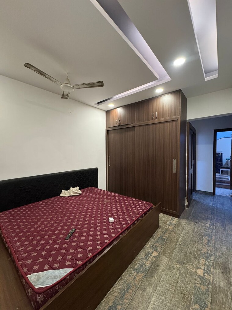 Bedroom, shivalik colony 3 Bedroom 1800 Sq.Ft. Builder Floor In Shivalik Colony Delhi 9409137
