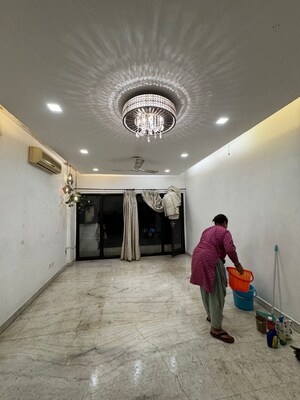 Parking in 3 BHK Builder Floor at Shivalik Colony – for Rent