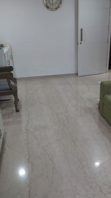 Room in 2 BHK Apartment at Kanakia Silicon Valley, Powai – for Rent