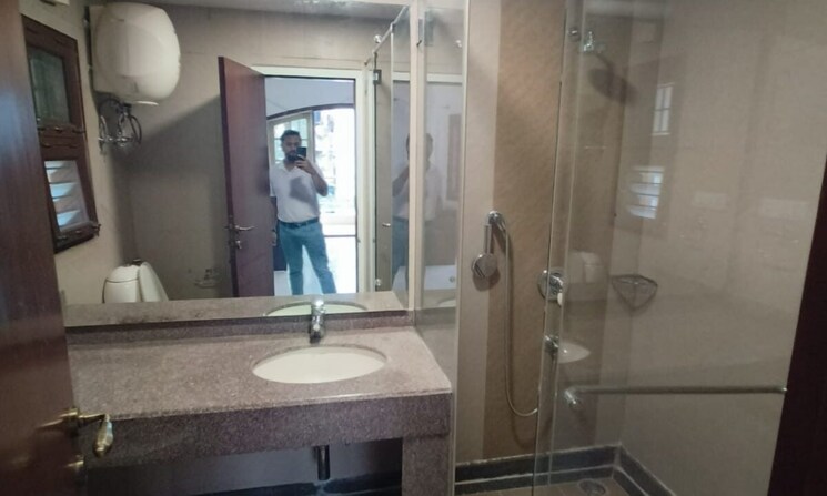 Bathroom, vitrose-elanza 3 Bedroom 3600 Sq.Ft. Apartment In Halasuru Bangalore 9442085