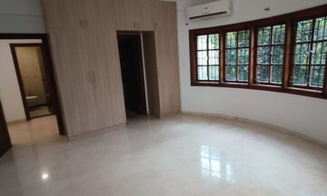 Room in 3 BHK Apartment at Vitrose Elanza, Halasuru – for Sale
