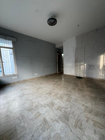 Room in  Office Space at White Flint Nest, Koregaon Park – for Rent