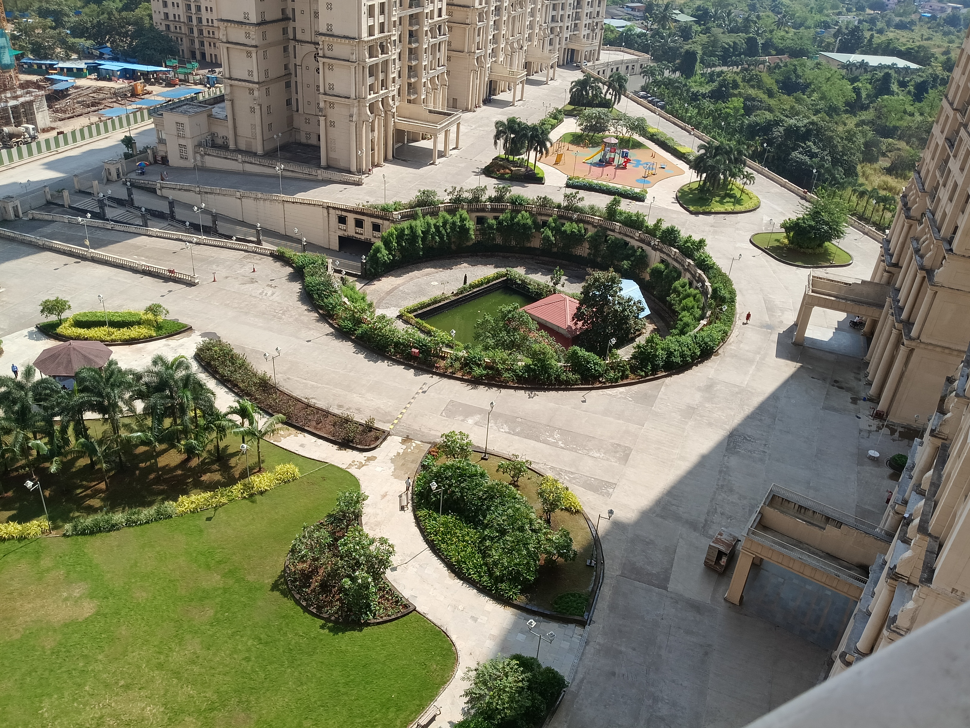 2 BHK Apartment For Rent in Hiranandani Fortune City
