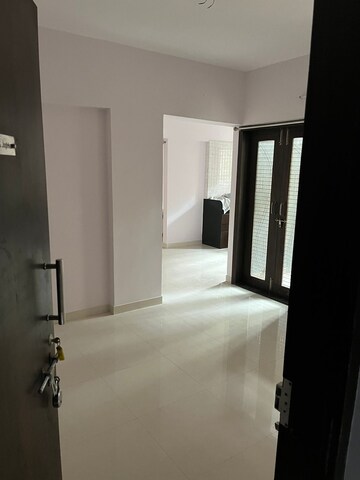 Room in 2 BHK Apartment at Woodland Avenue, Kothrud – for Rent