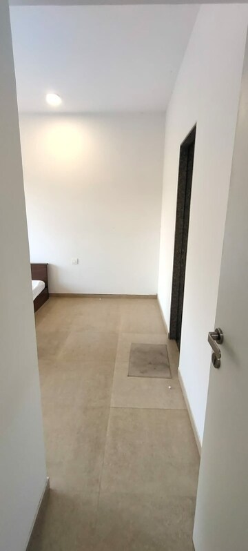 Room in 2 BHK Apartment at Kanakia Silicon Valley, Powai – for Rent