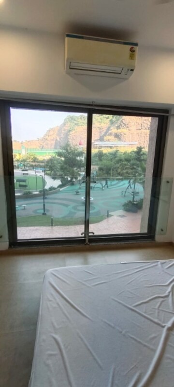 Room in 2 BHK Apartment at Kanakia Silicon Valley, Powai – for Rent