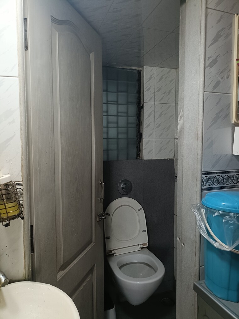 Bathroom, om-krishna-chs 1 Bedroom 450 Sq.Ft. Apartment In Dahisar East Mumbai 9442335