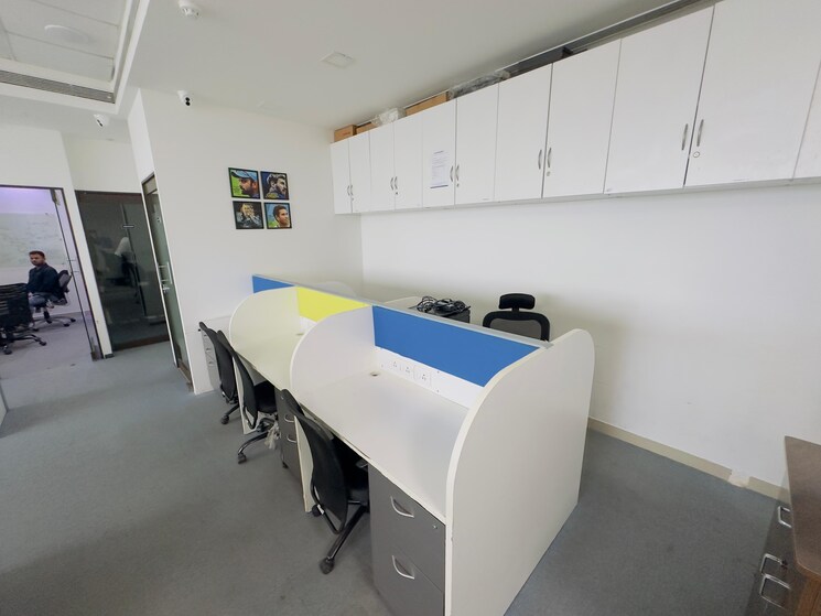 Team Area, platinum-techno-park Commercial Office Space 2660 Sq.Ft. In Vashi Sector 30 Navi Mumbai 9442353